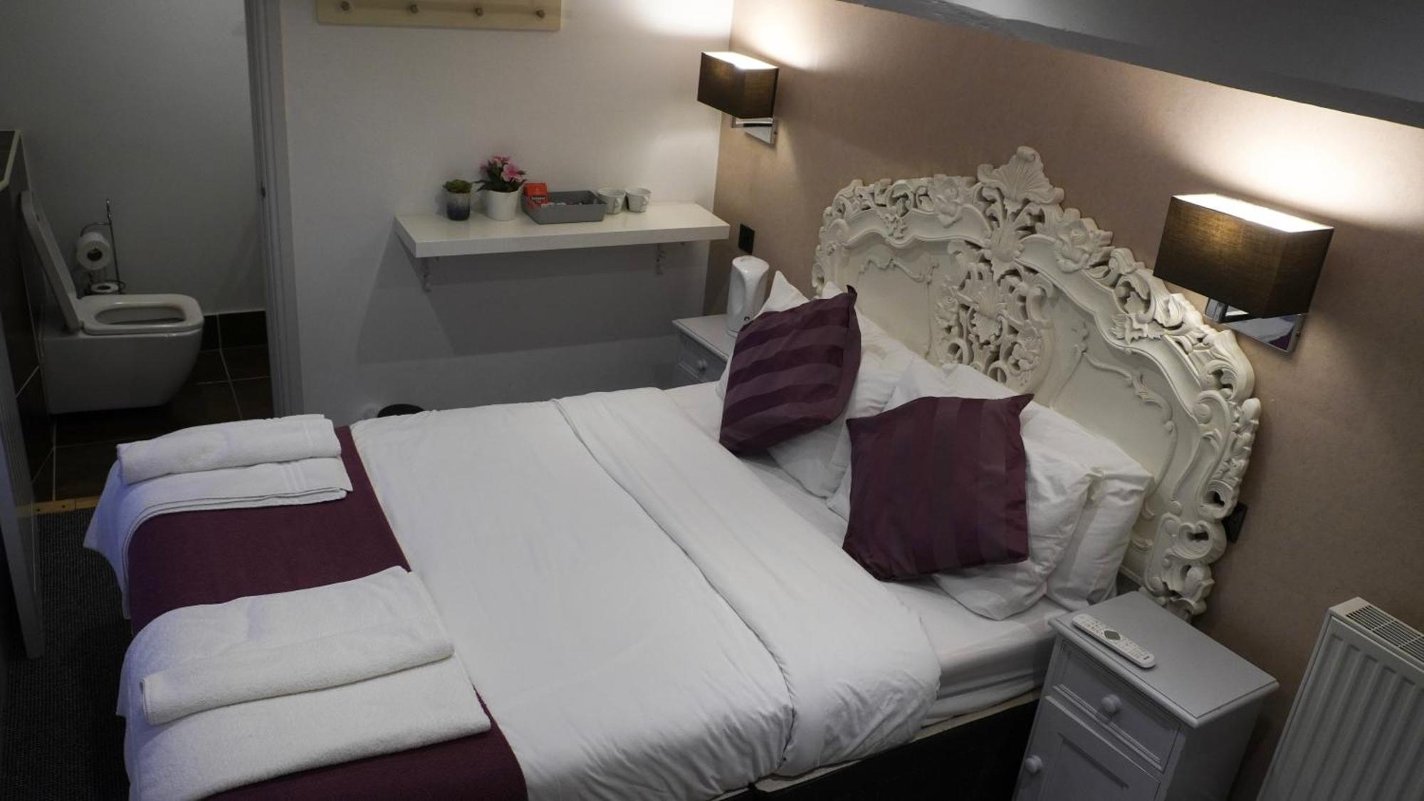 Hotel The Bell *